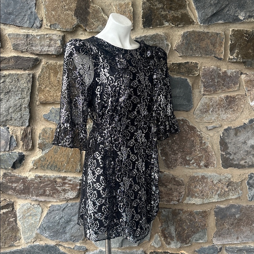 Black Floral Lace Long-Sleeve Mini Dress - Picture 4 of 7